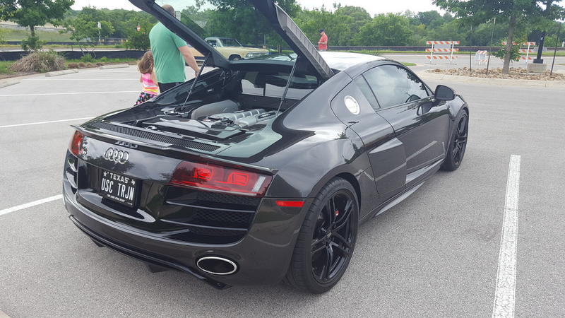 Illustration for article titled Sunday car show photo dump.